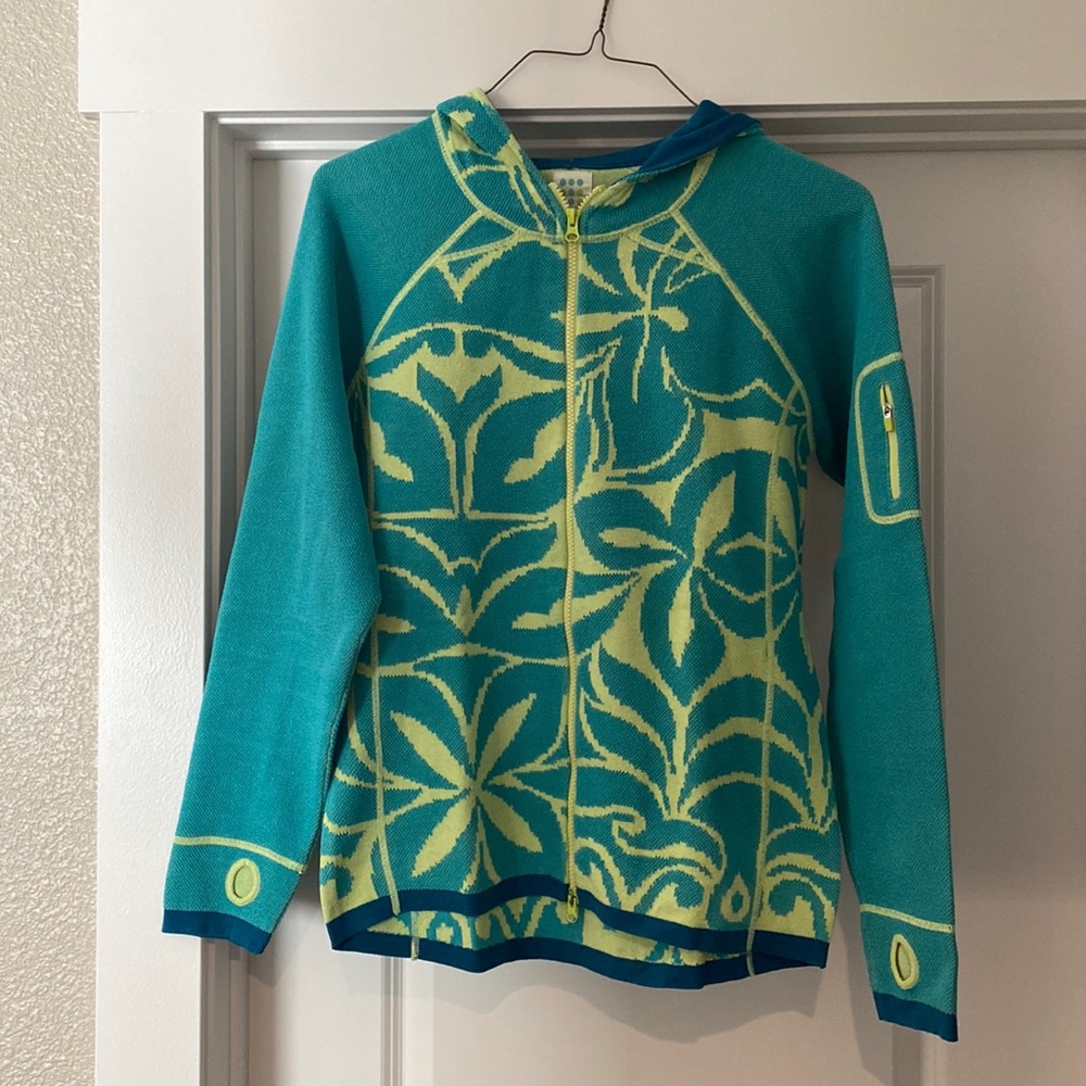 Title 9 zip, sweater hoodie